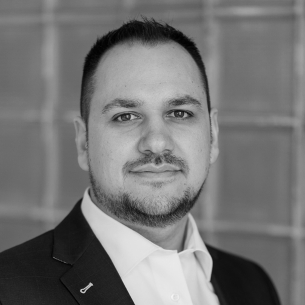Steve S headshot@2x 1